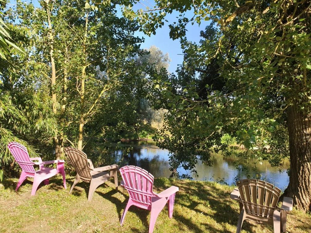 Ecrin De Nature En Bord De Riviere Cenans