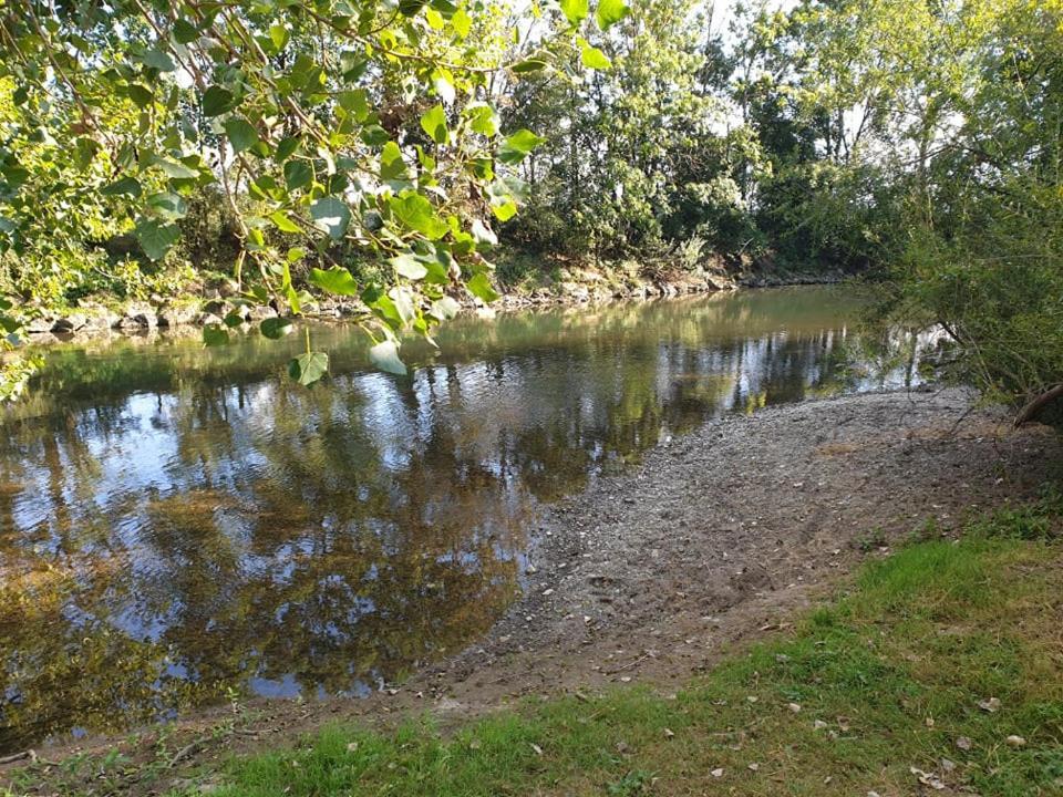 Ecrin De Nature En Bord De Riviere Cenans